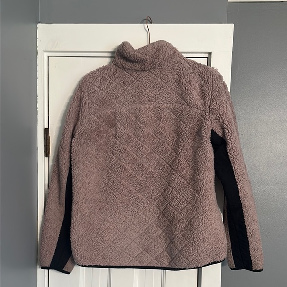 Calvin Klein Fleece Jacket in Mauve and Black, size large - Picture 4 of 5